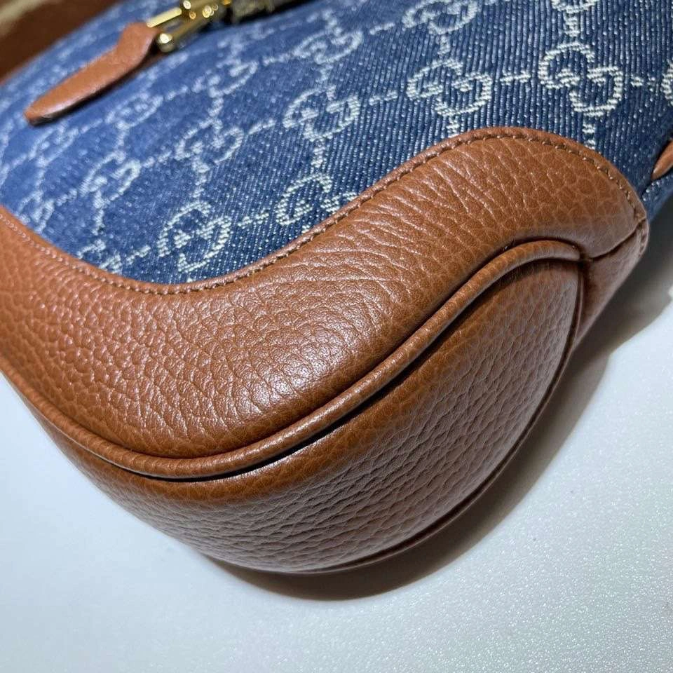 MOMO-- 636706 item :063B62E2508