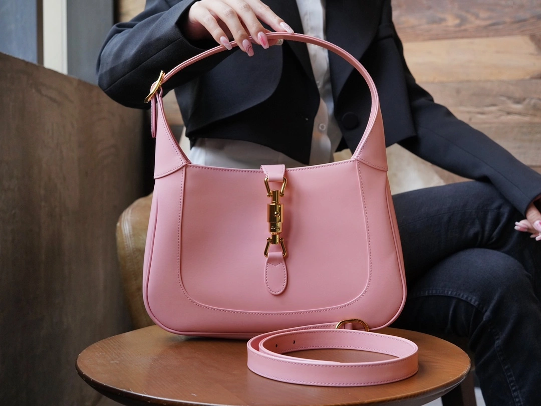 MOMO-- 636709-10O0G-5815 high quality version item：C-B461H1608Q