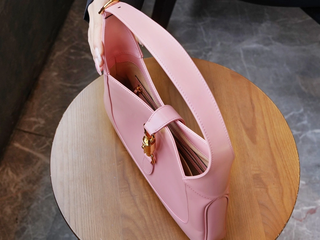 MOMO-- 636709-10O0G-5815 high quality version item：C-B461H1608Q