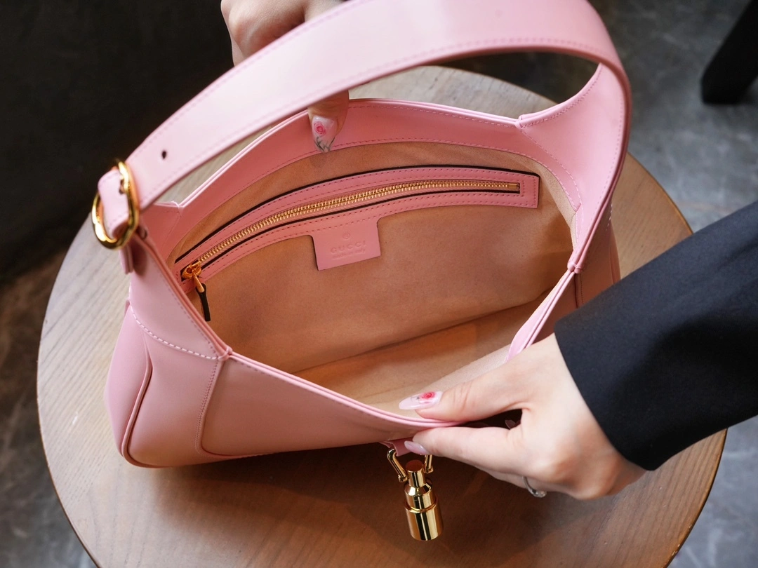 MOMO-- 636709-10O0G-5815 high quality version item：C-B461H1608Q