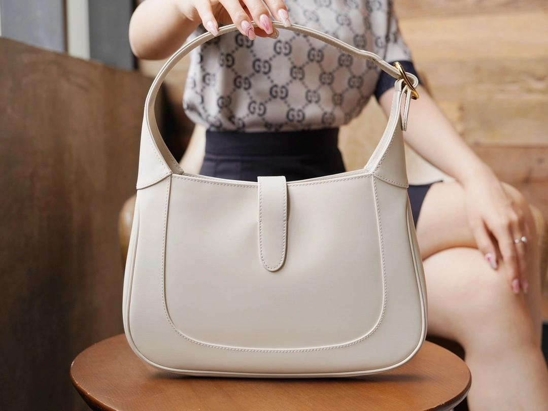 MOMO-- 636709-10O0G-9022 high quality version item：C-B461H1610Q