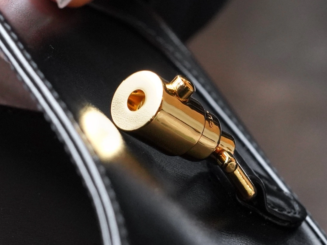 MOMO-- 637091-10O0G-1000 high quality version item：C-B461H1613Q