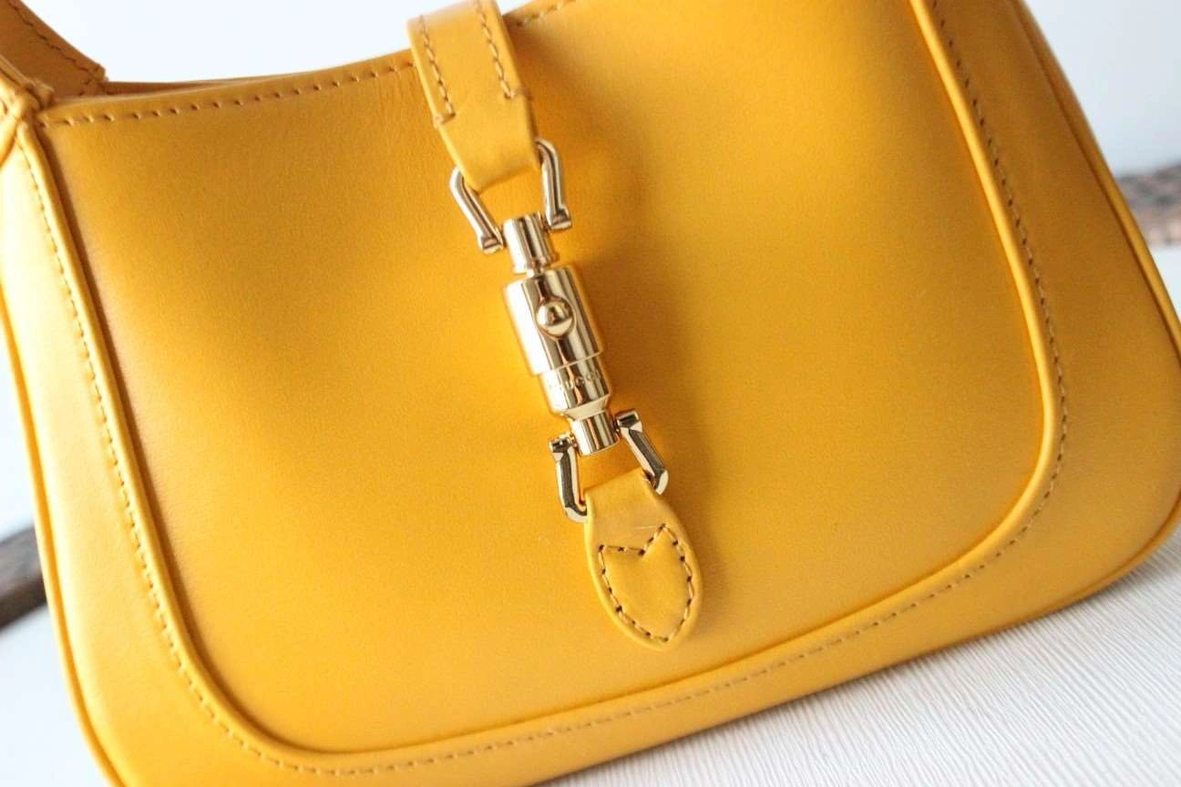 *MOMO---637091 cowhide item : A-B191H0220