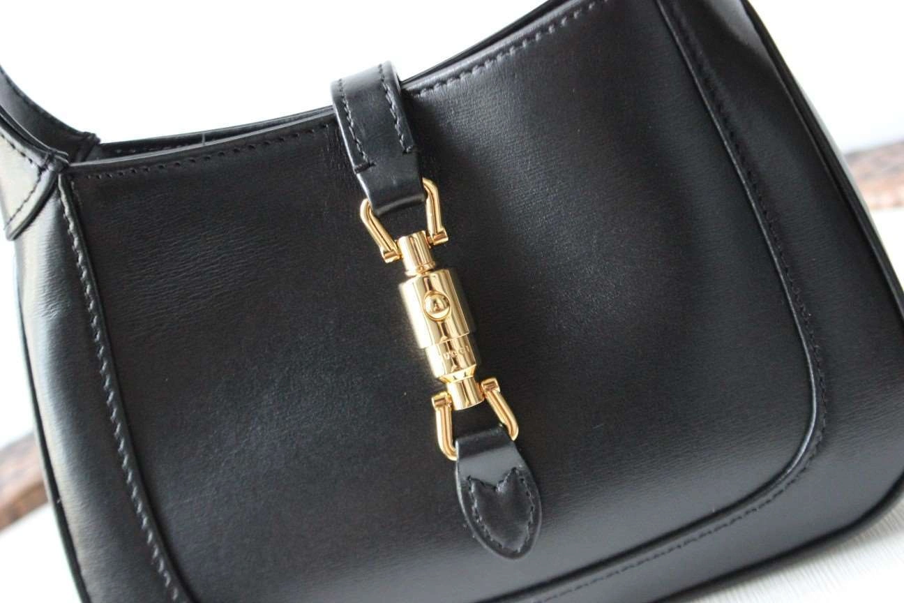 *MOMO---637091 cowhide item : A-B191H0221