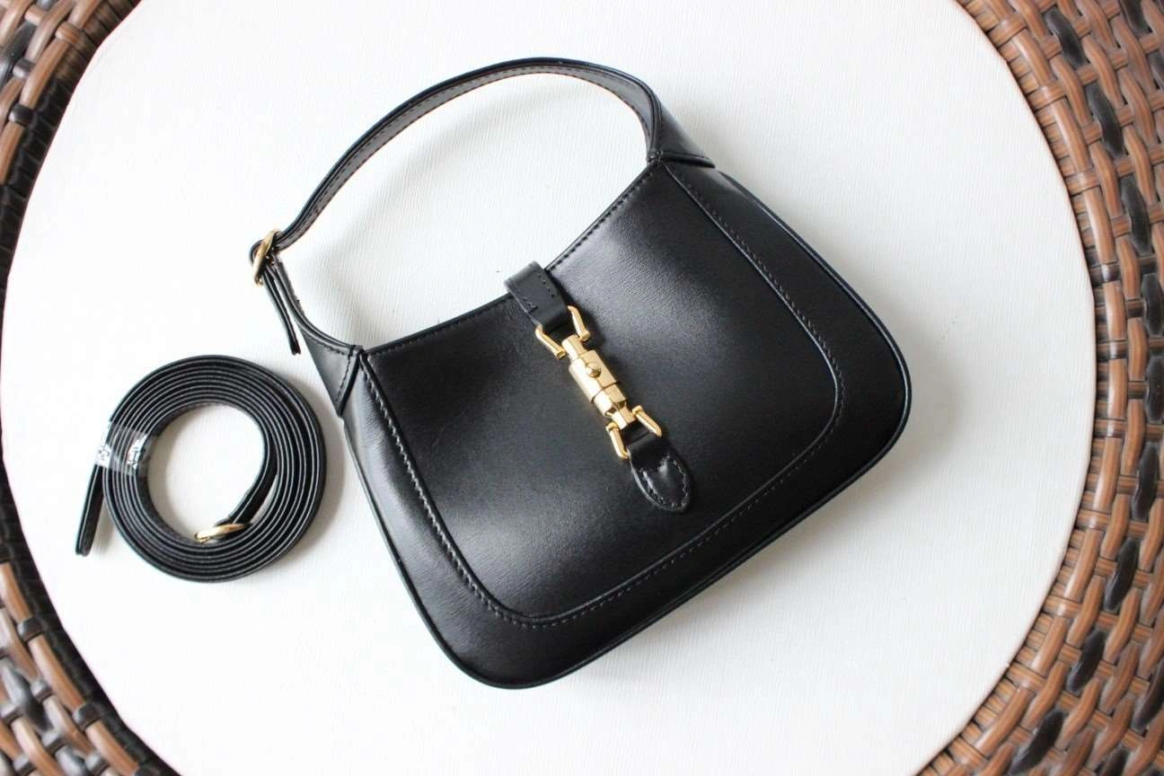 *MOMO---637091 cowhide item : A-B191H0221