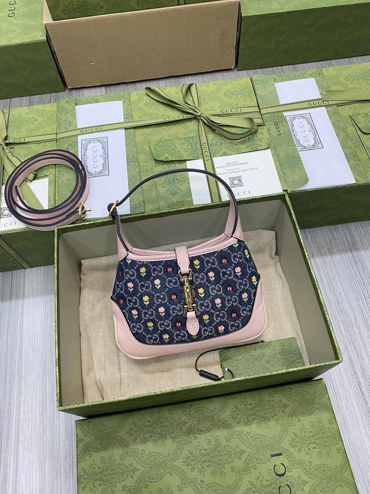 MOMO-- 637092-2KQRG-4498 high quality version item：C-B007F1833R