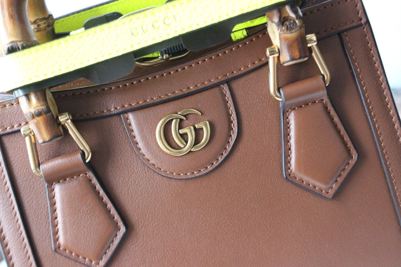 MOMO---655661 cowhide item : A-B191H0341A