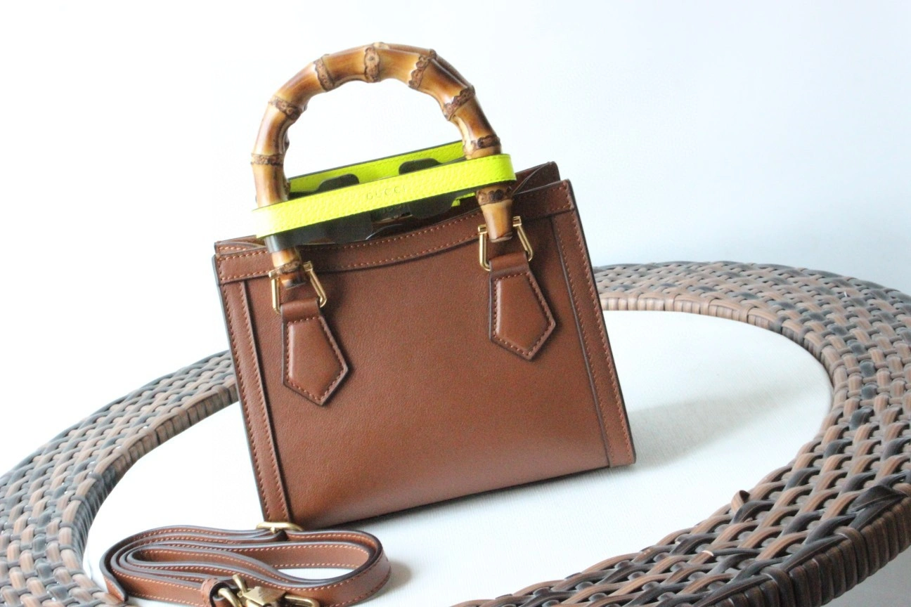 MOMO---655661 cowhide item : A-B191H0341A