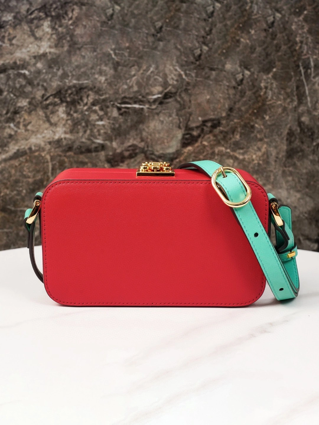 MOMO-- 658230-0QGCG-9397 2Colour item：C-B461H1623Q-2