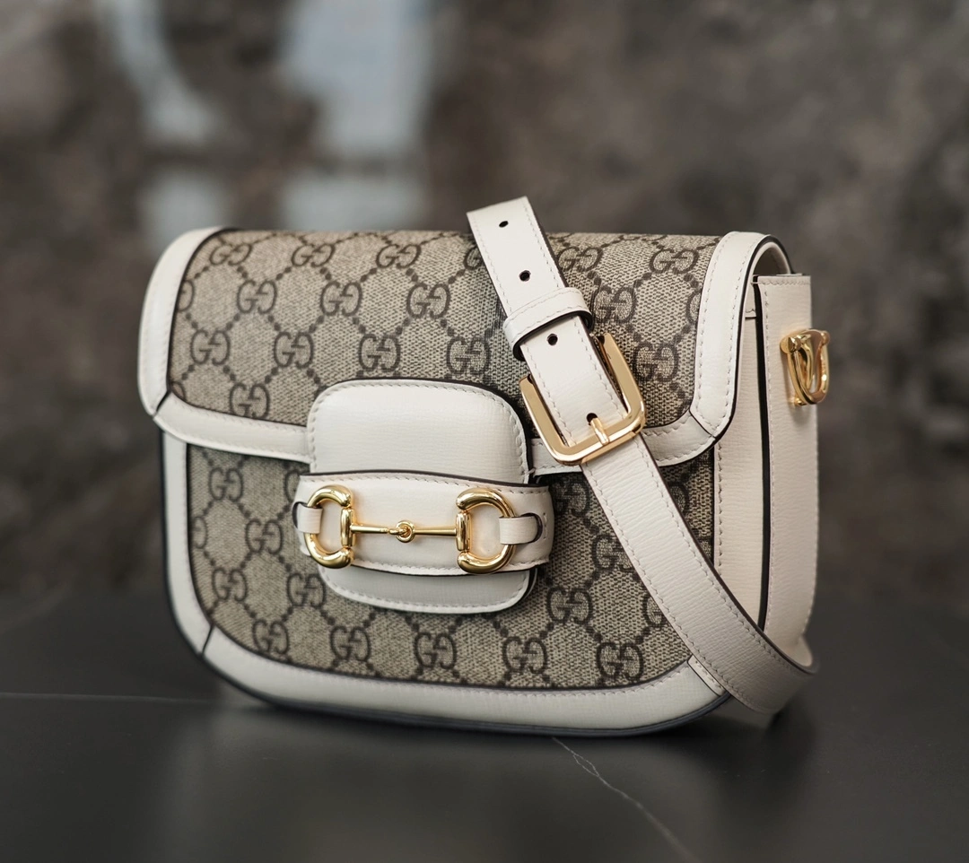 MOMO-- 658574-HUHHG-9759 high quality version item：C-B461H1046Q