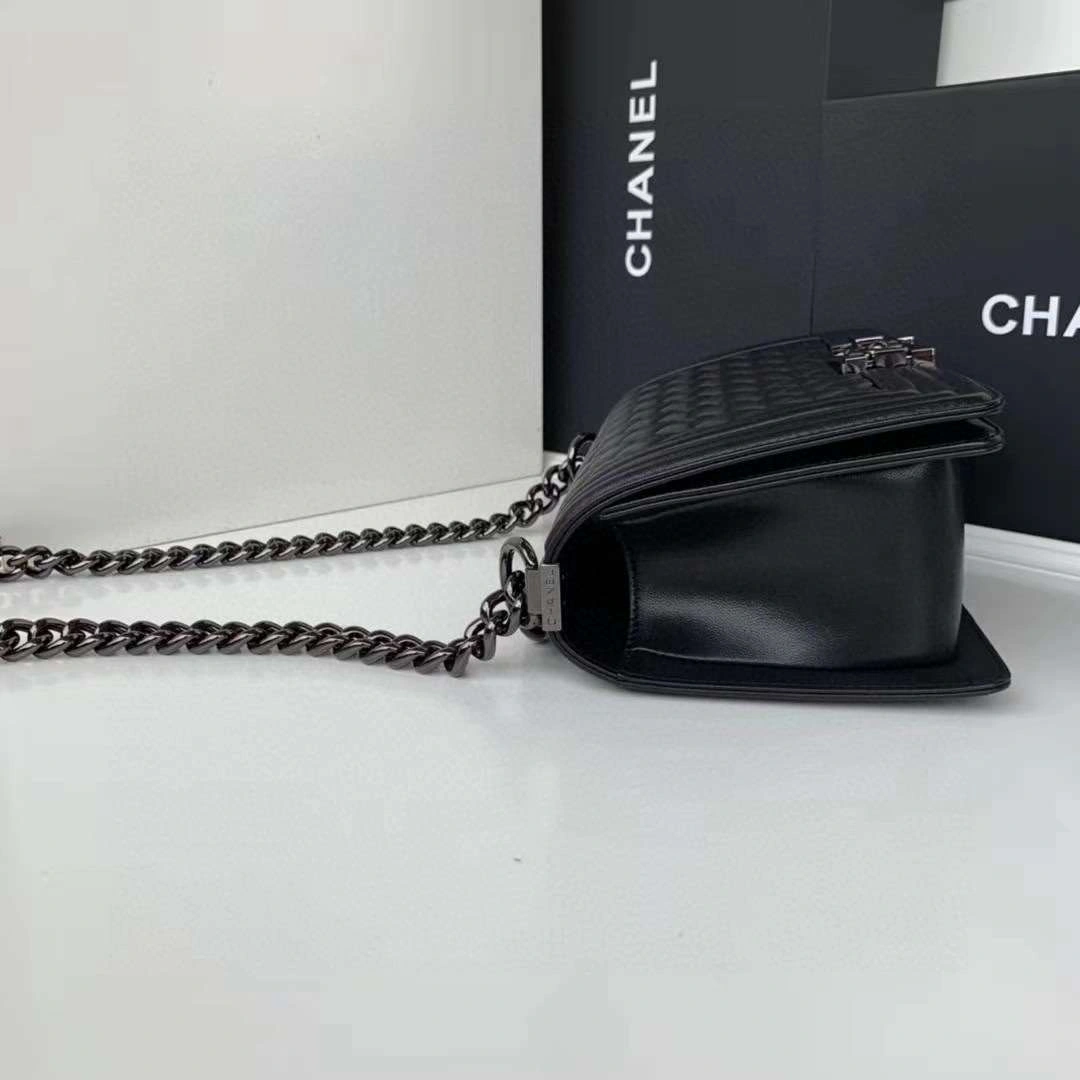 *MOMO---67086 Lambskin item : A-B00G2805