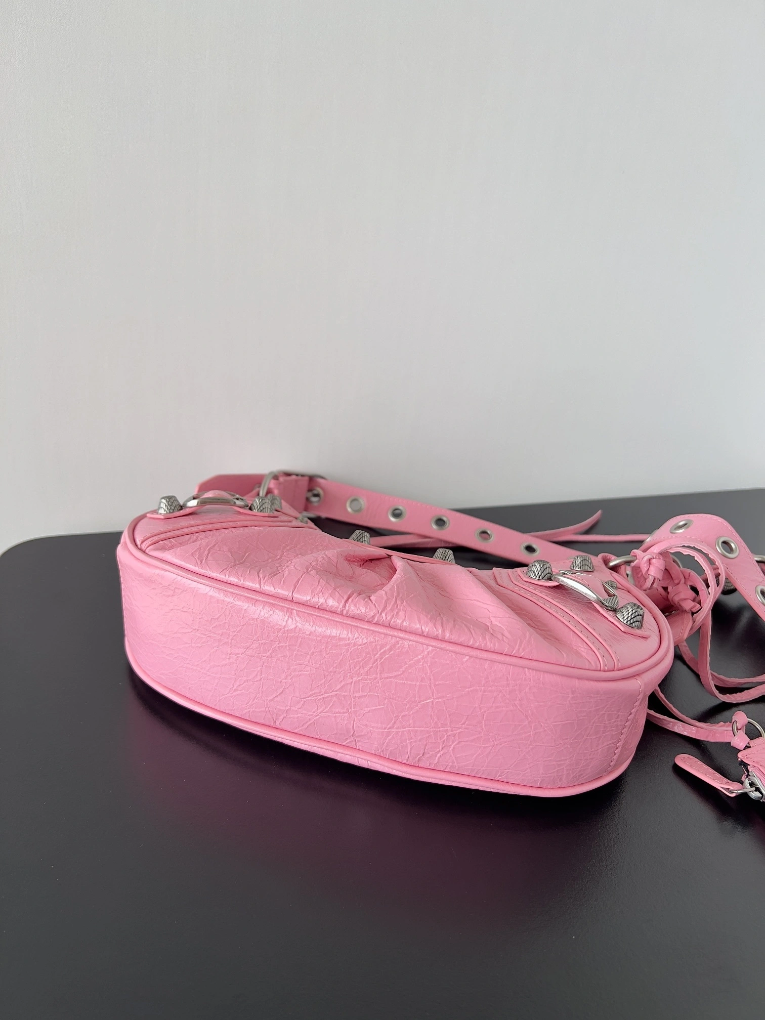 MOMO-- 6713091VG9Y5812 Le Cagole item:C-B063L0862R