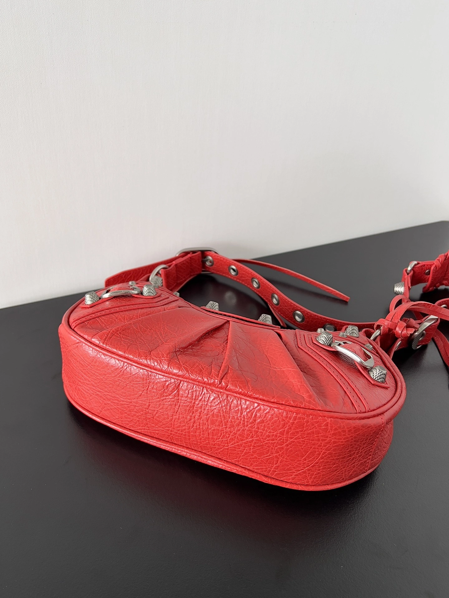 MOMO-- 6713091VG9Y6534 Le Cagole item:C-B063L0861R