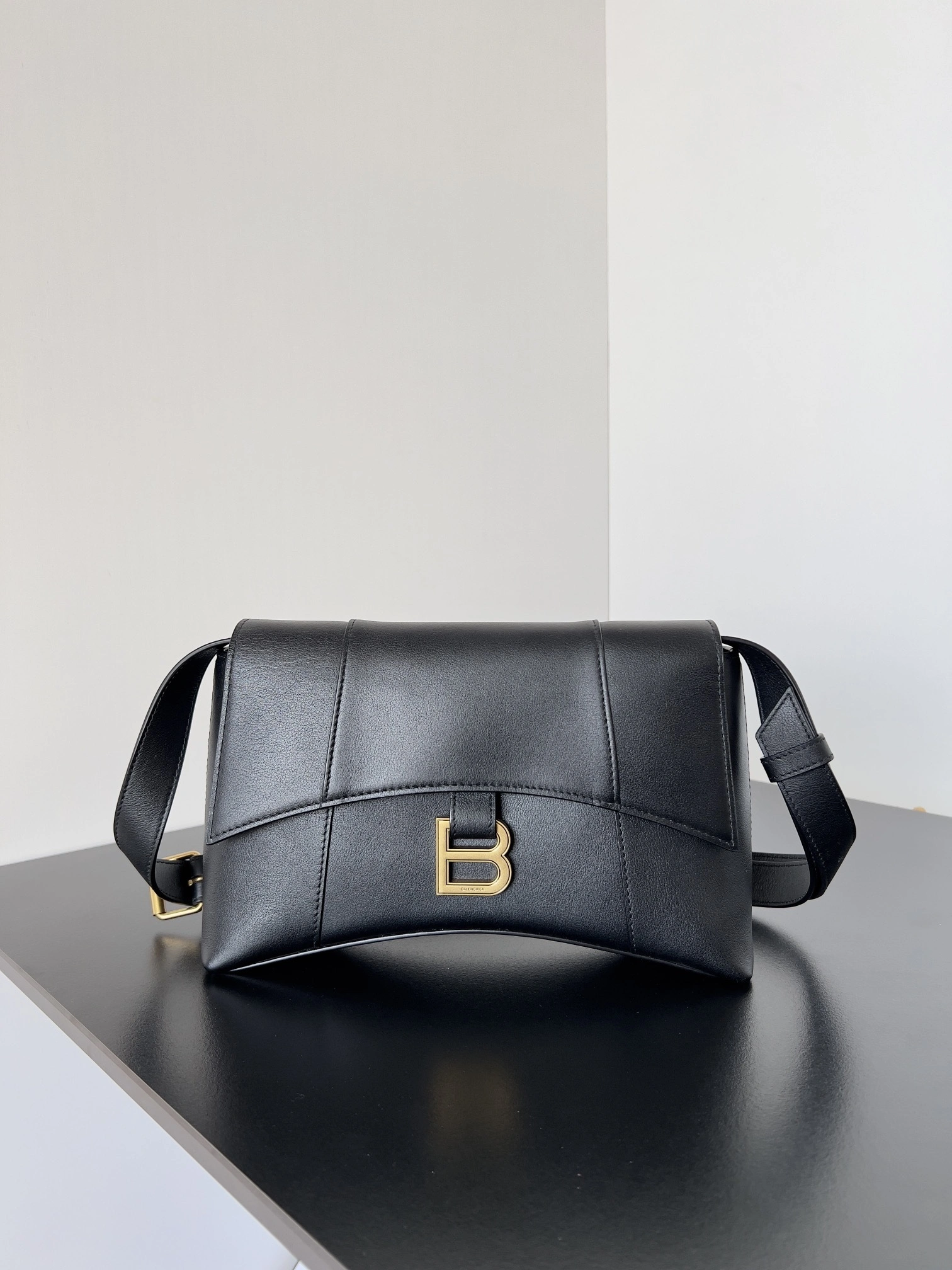 MOMO-- 67135529S1M1000 item：C-B063I2051V