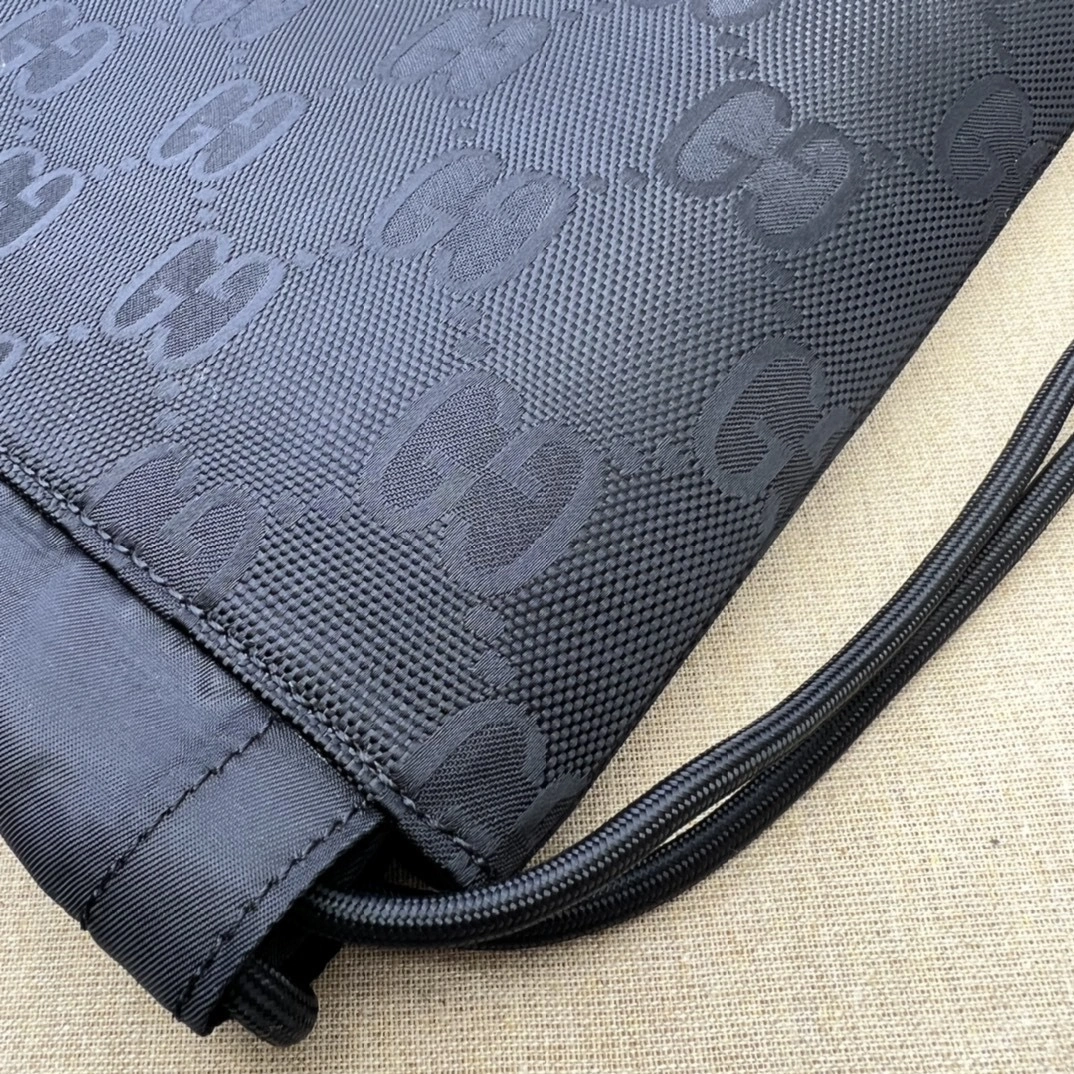 MOMO-- 674247-UKDQN-1000 item:D-B063E1137