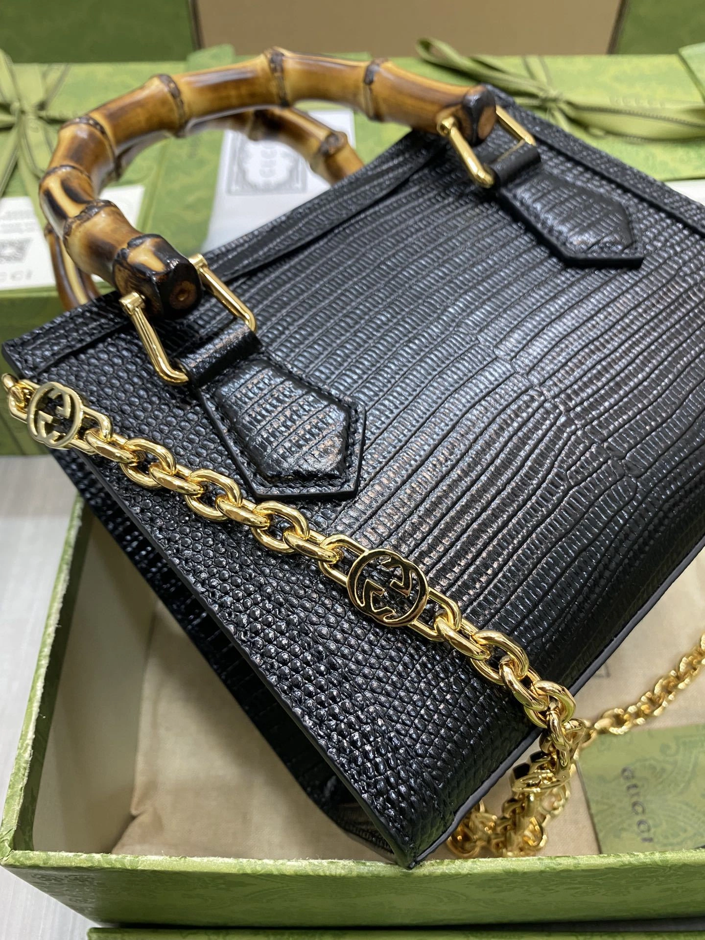 MOMO-- 675800-LUZ0G-1000 high quality version item：C-B007F1867R