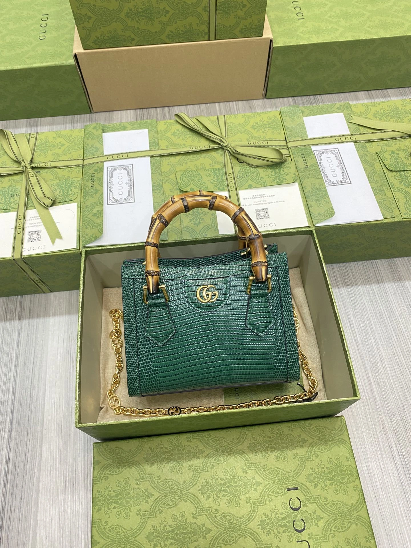 MOMO-- 675800-LUZ0G-3154 item：C-B007F1202R