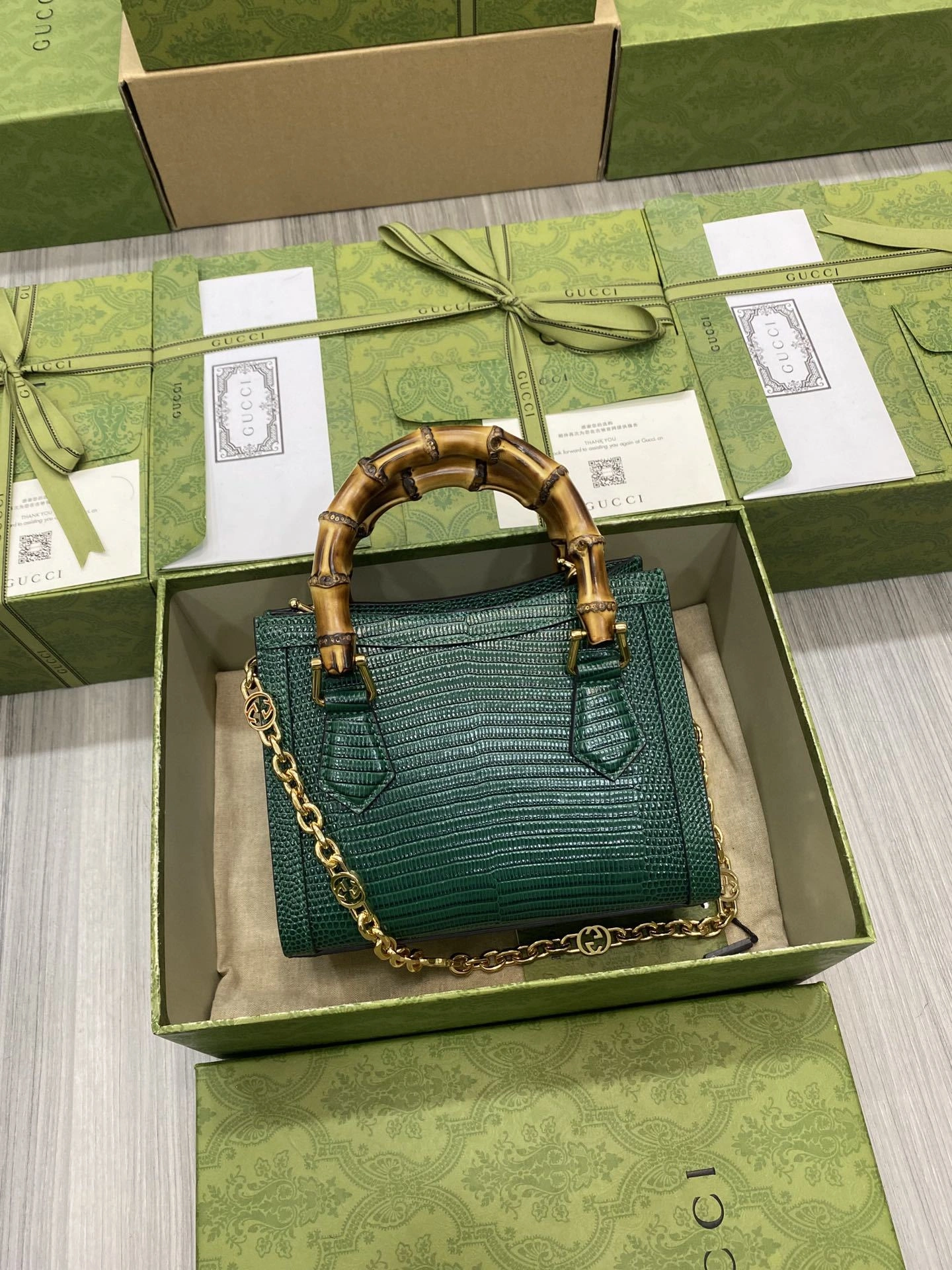 MOMO-- 675800-LUZ0G-3154 item：C-B007F1202R