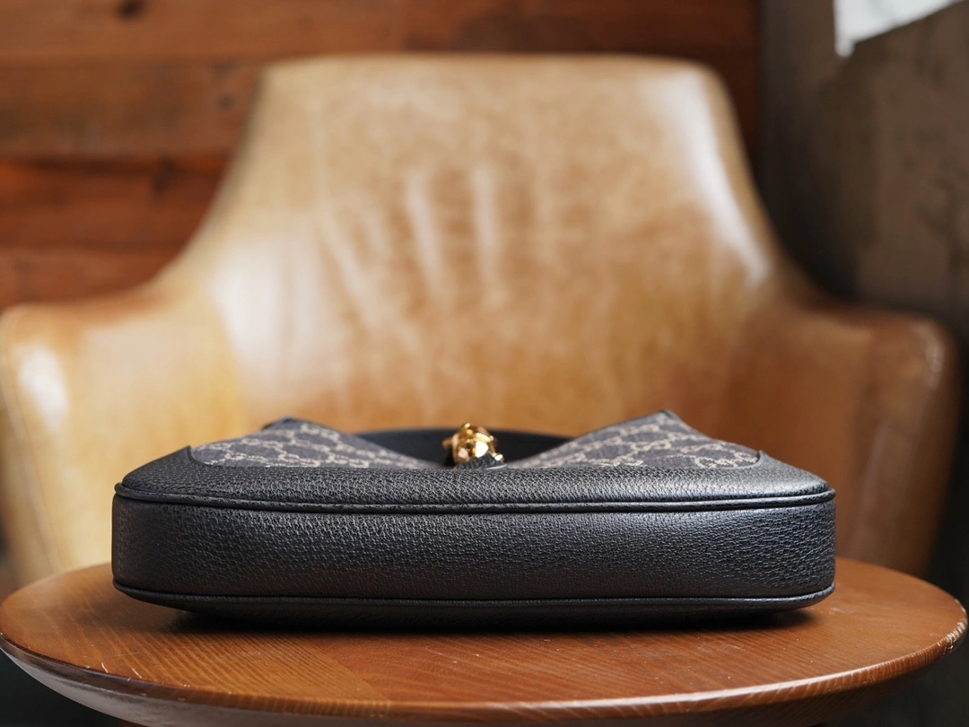 MOMO-- 678843-UN3AG-1294 high quality version item：C-B461H1643Q