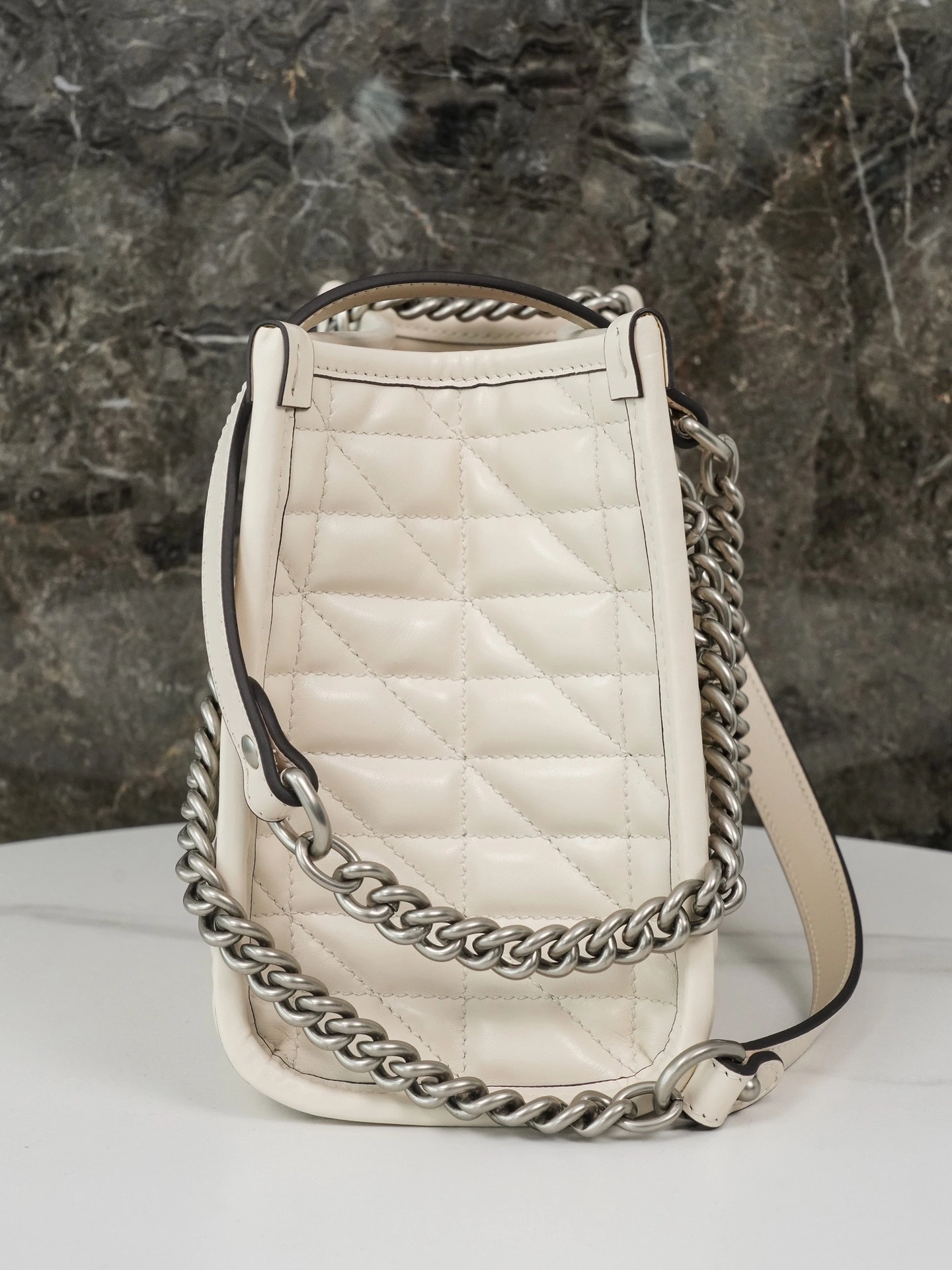 MOMO-- 681483-UM8BN-9022 high quality version item：C-B461H1822Q