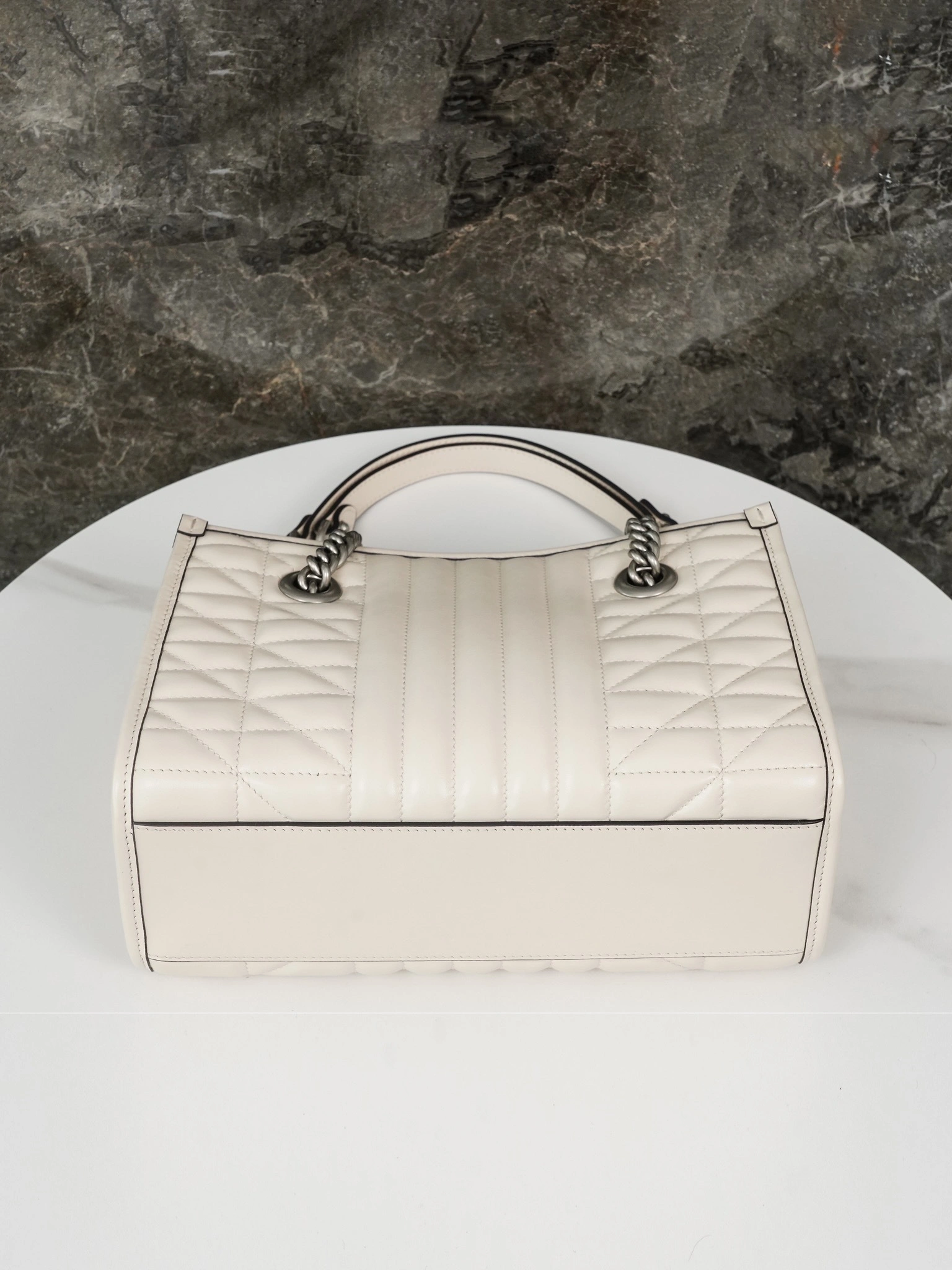 MOMO-- 681483-UM8BN-9022 high quality version item：C-B461H1822Q