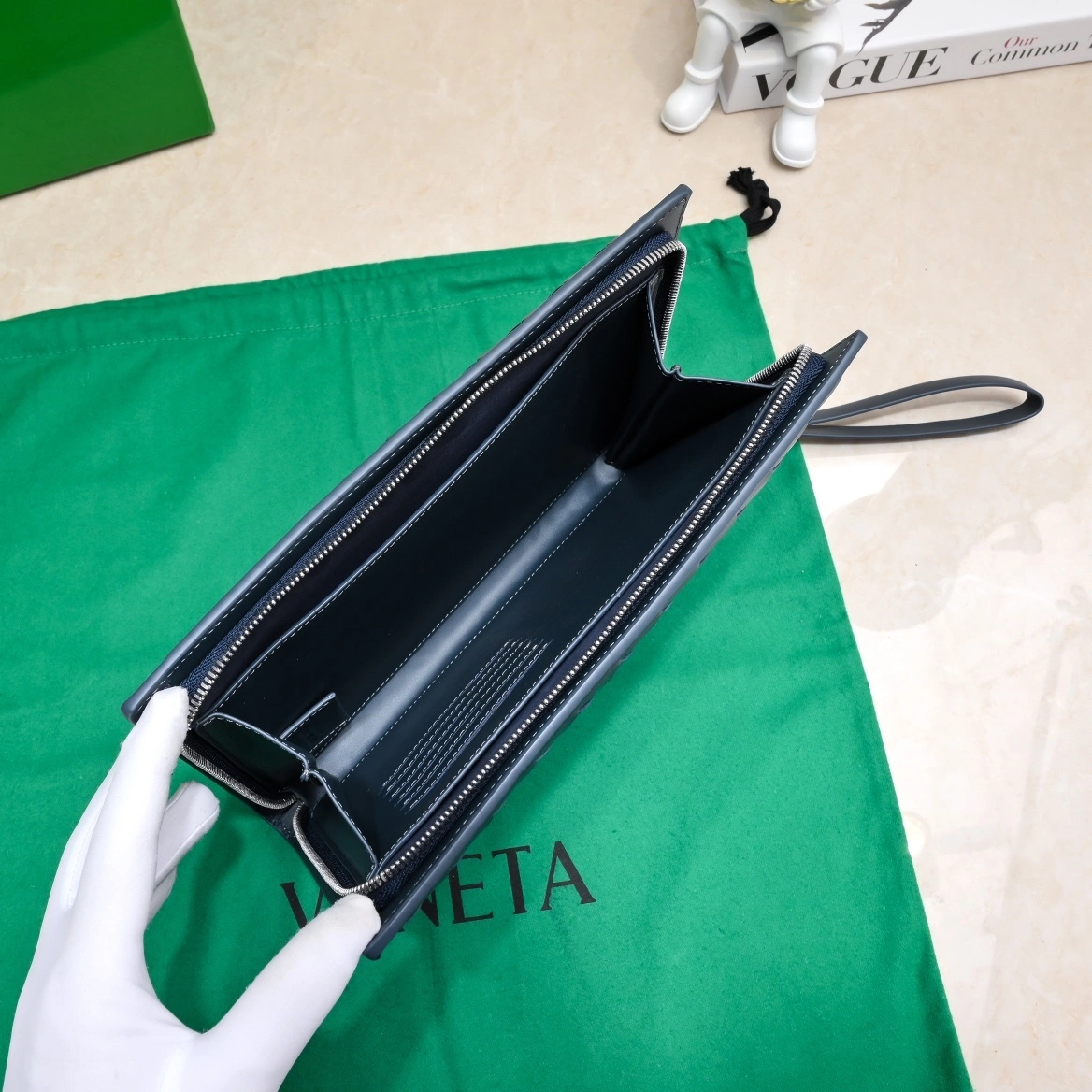 MOMO-- 693675V0E513121 cowhide item:C-B134L0935R
