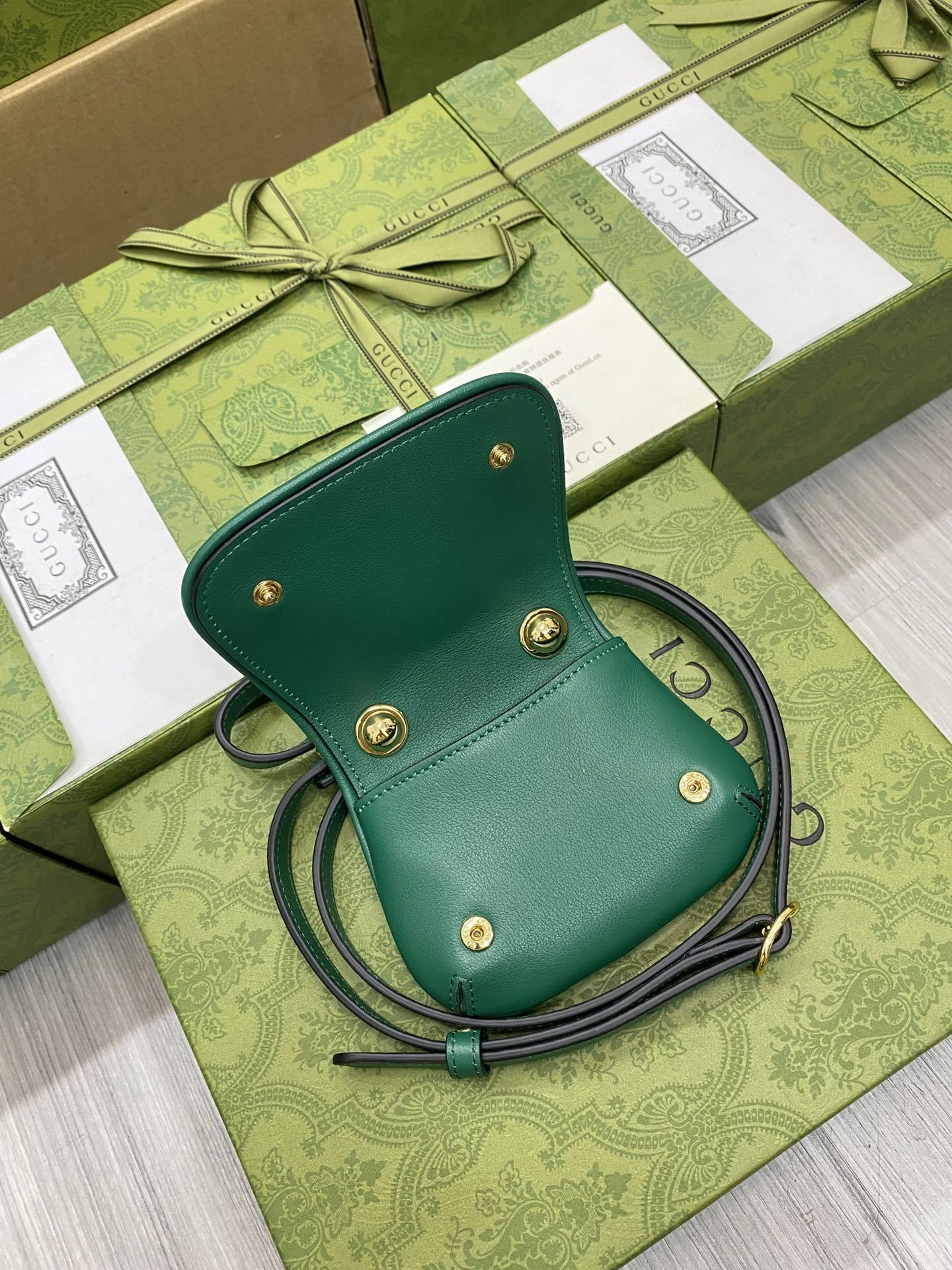 MOMO-- 698635-UXX0G-3120 high quality version item：C-B007F1839R