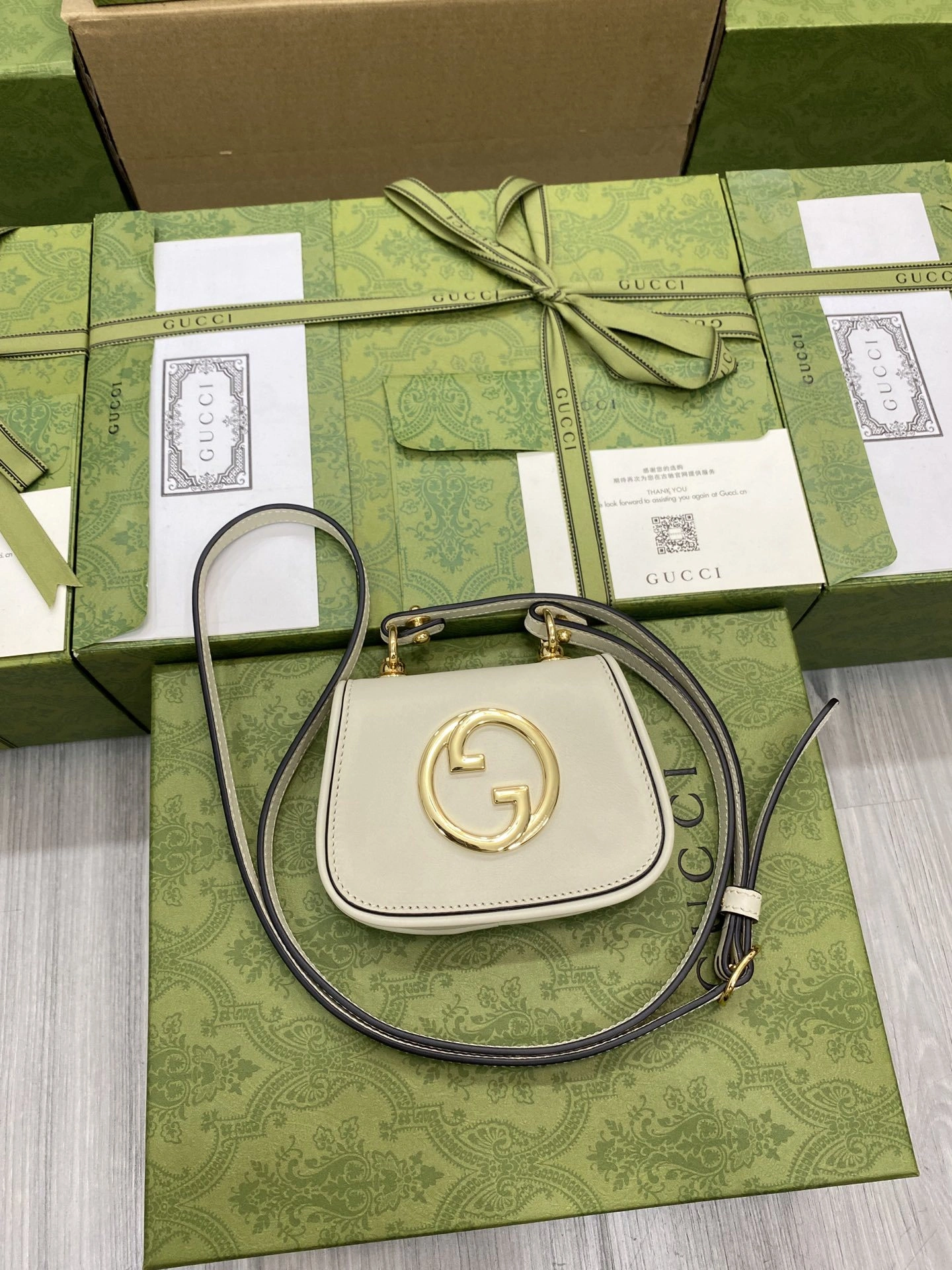 MOMO-- 698635-UXX0G-9022 high quality version item：C-B007F1840R