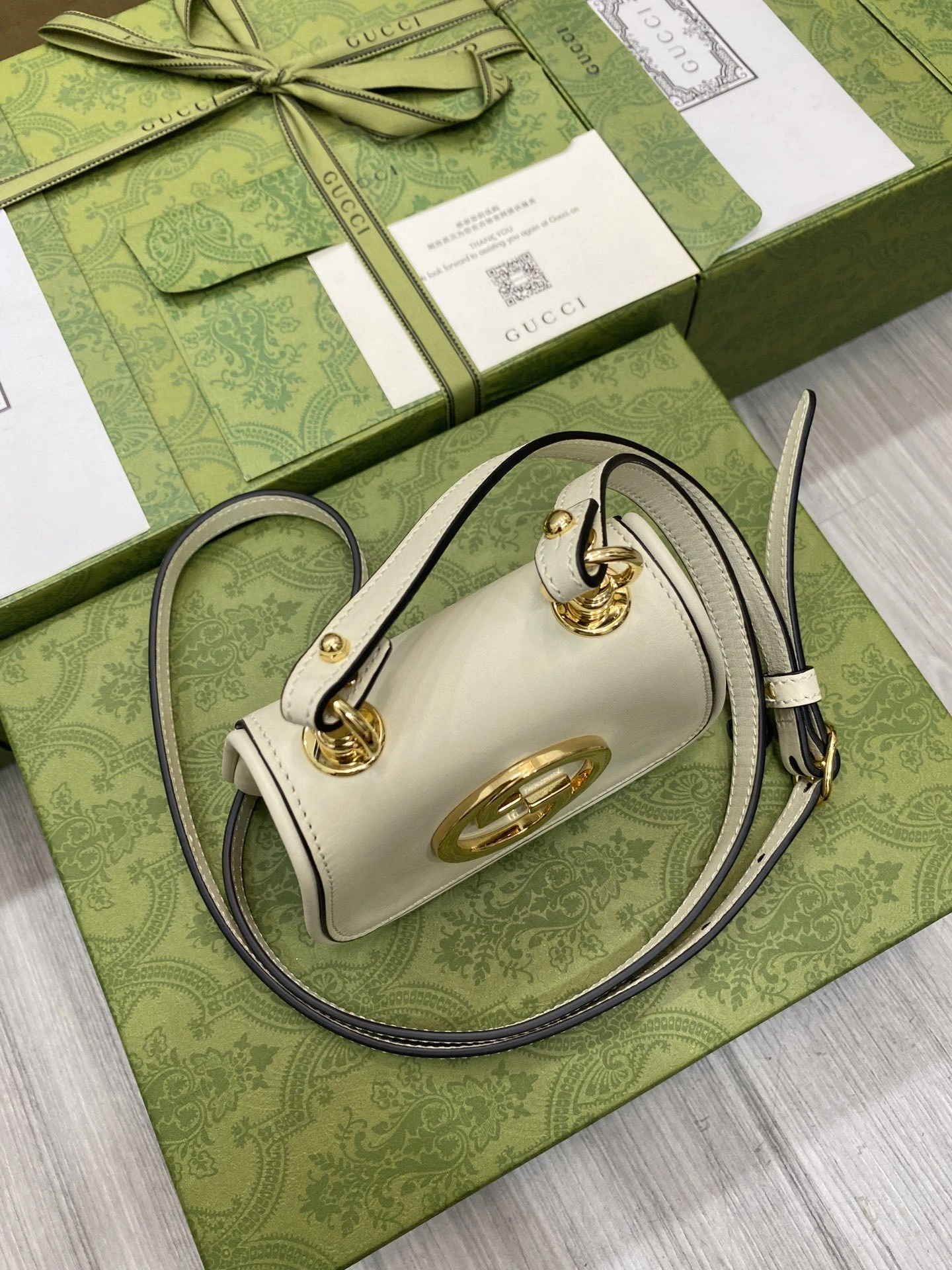 MOMO-- 698635-UXX0G-9022 high quality version item：C-B007F1840R