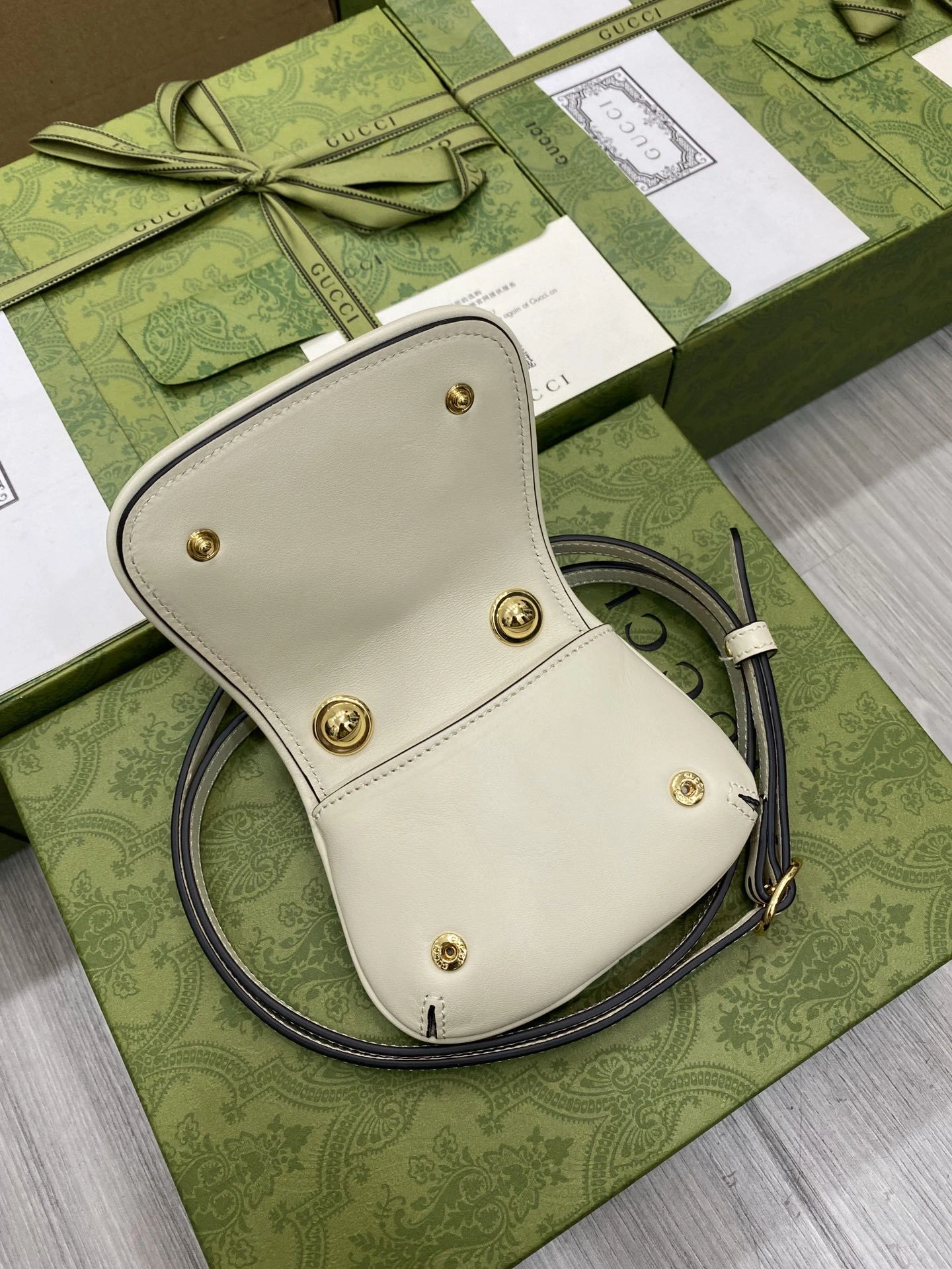 MOMO-- 698635-UXX0G-9022 high quality version item：C-B007F1840R