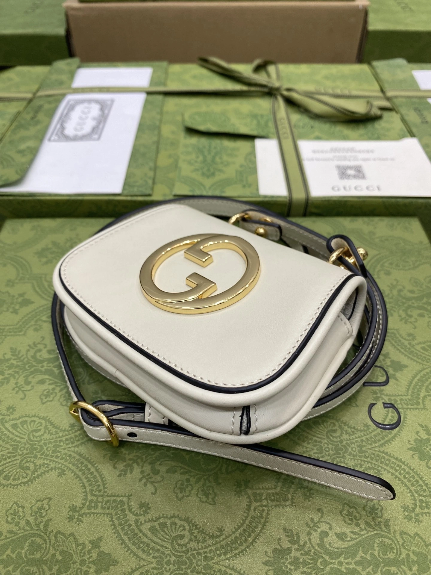 MOMO-- 698635-UXX0G-9022 high quality version item：C-B007F1840R