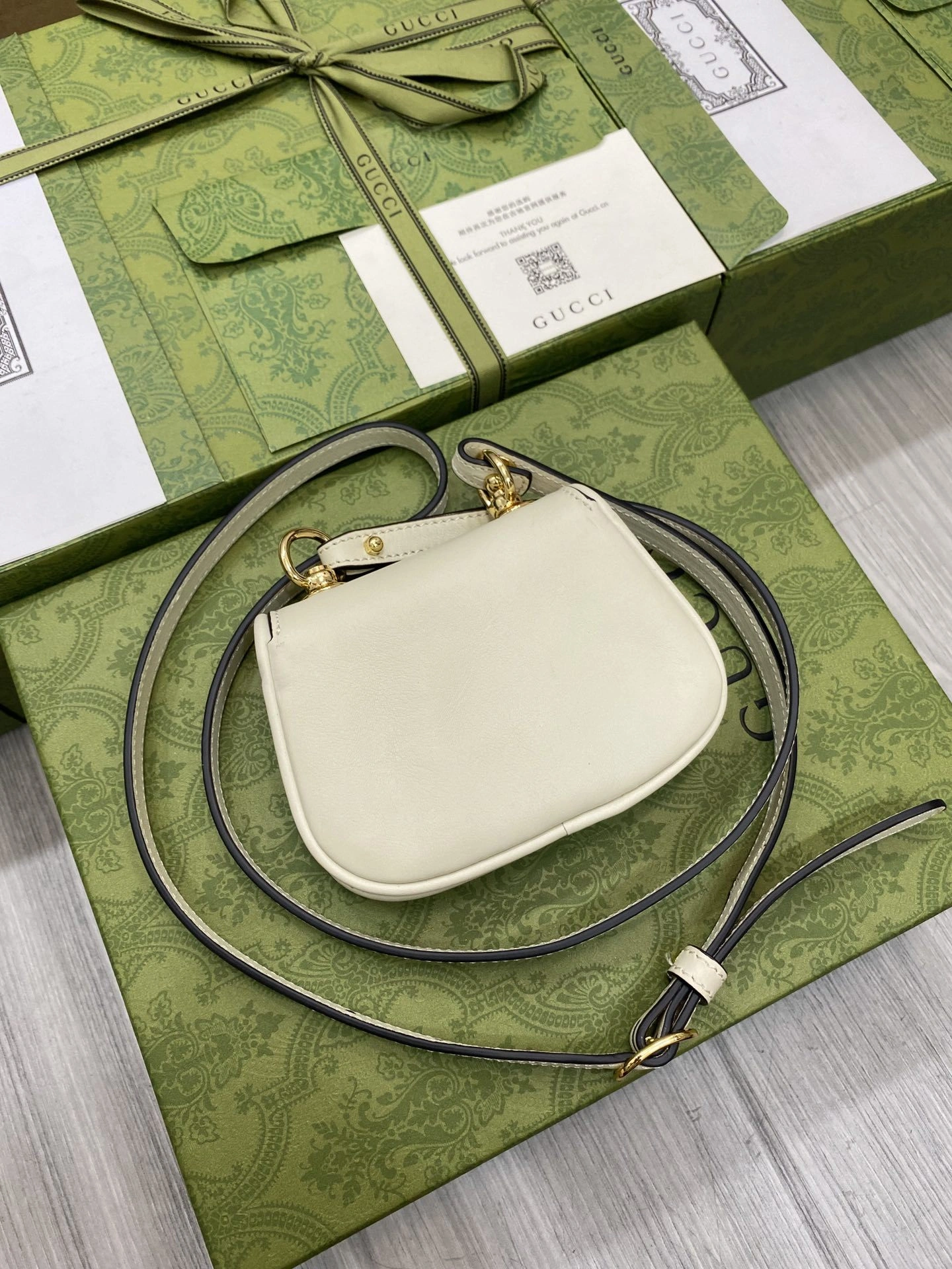 MOMO-- 698635-UXX0G-9022 high quality version item：C-B007F1840R