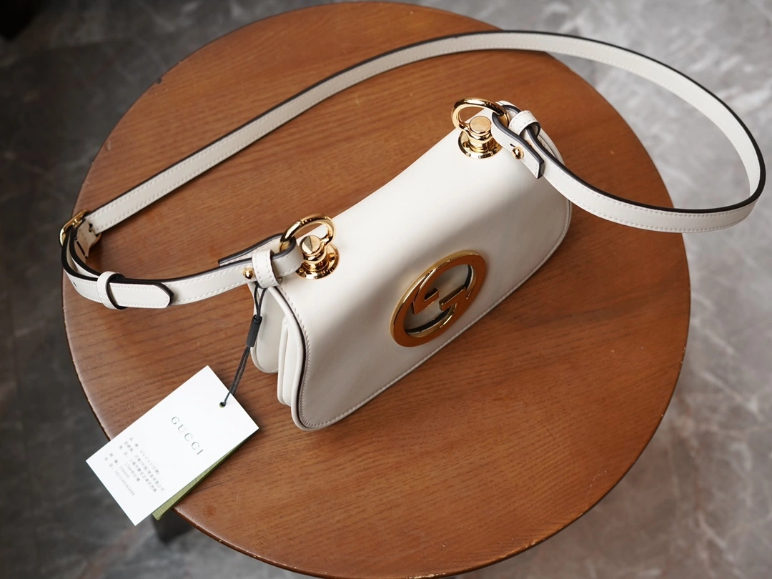 MOMO-- 698643-UXXAG-9161 high quality version item：C-B461H1118Q