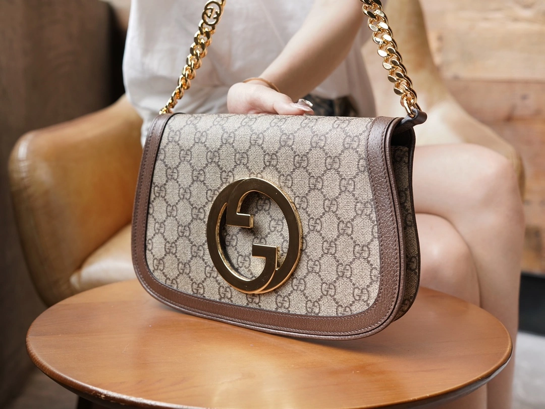 MOMO-- 699268-K9GSG-8358 item：C-B461H1117Q