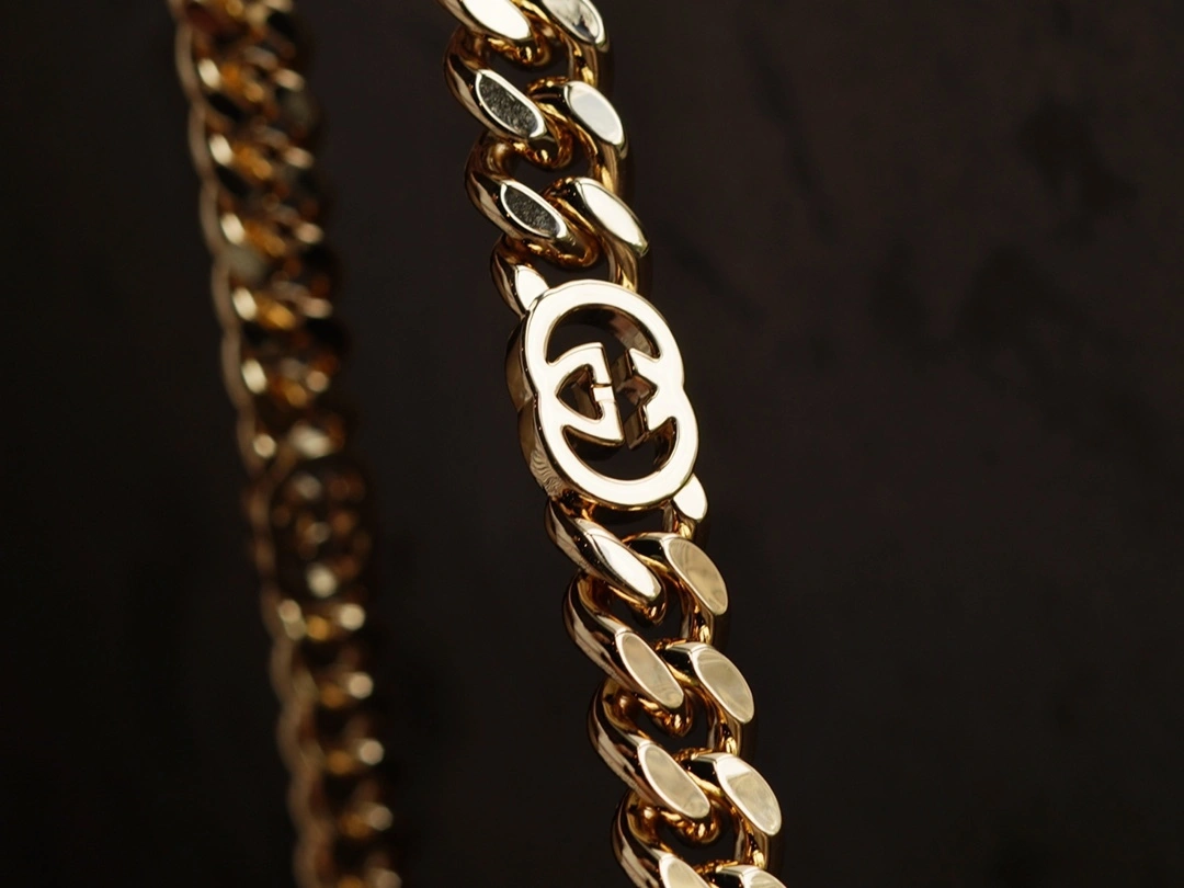 MOMO-- 699268-UXX0G-1000 high quality version item：C-B461H1120Q