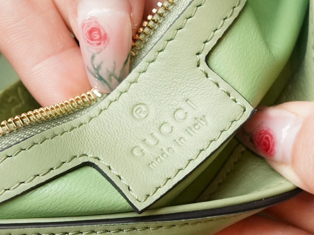 MOMO-- 699268-UXX0G-3408 high quality version item：C-B461H1123Q