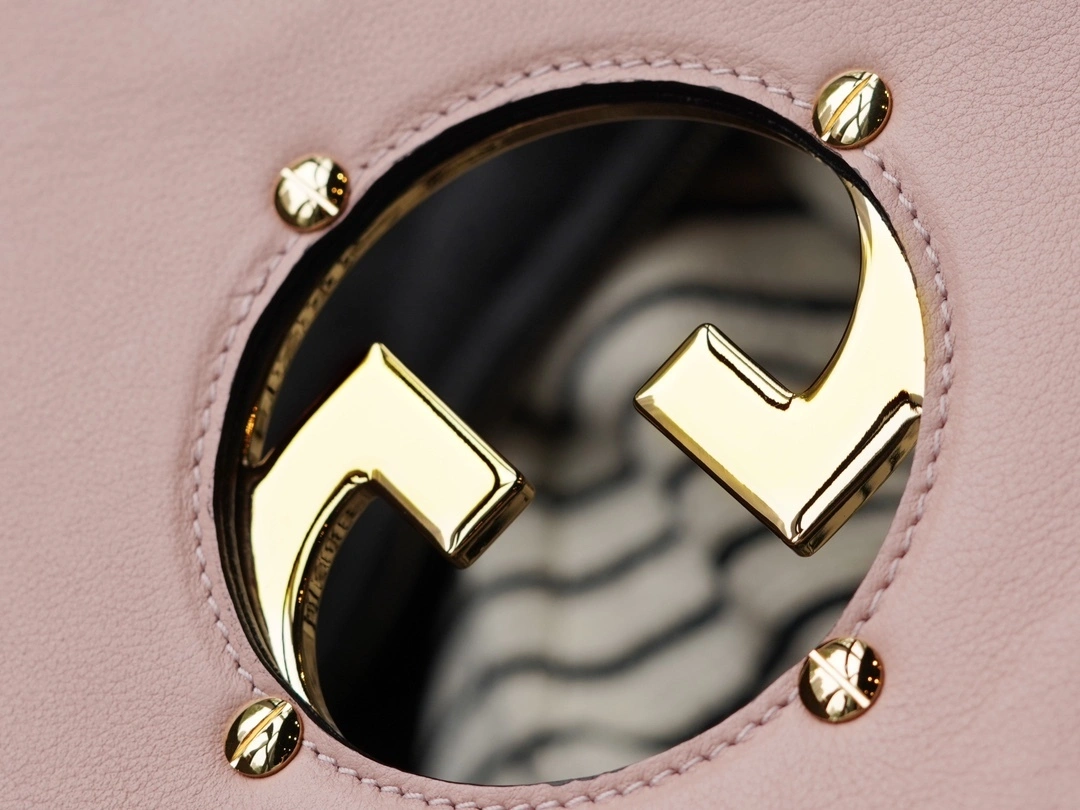 MOMO-- 699268-UXX0G-6910 high quality version item：C-B461H1122Q