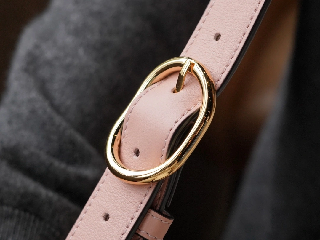 MOMO-- 699268-UXX0G-6910 high quality version item：C-B461H1122Q