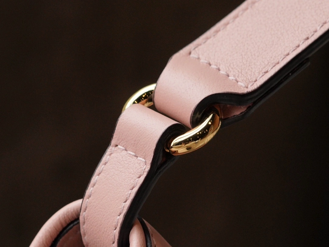 MOMO-- 699268-UXX0G-6910 high quality version item：C-B461H1122Q