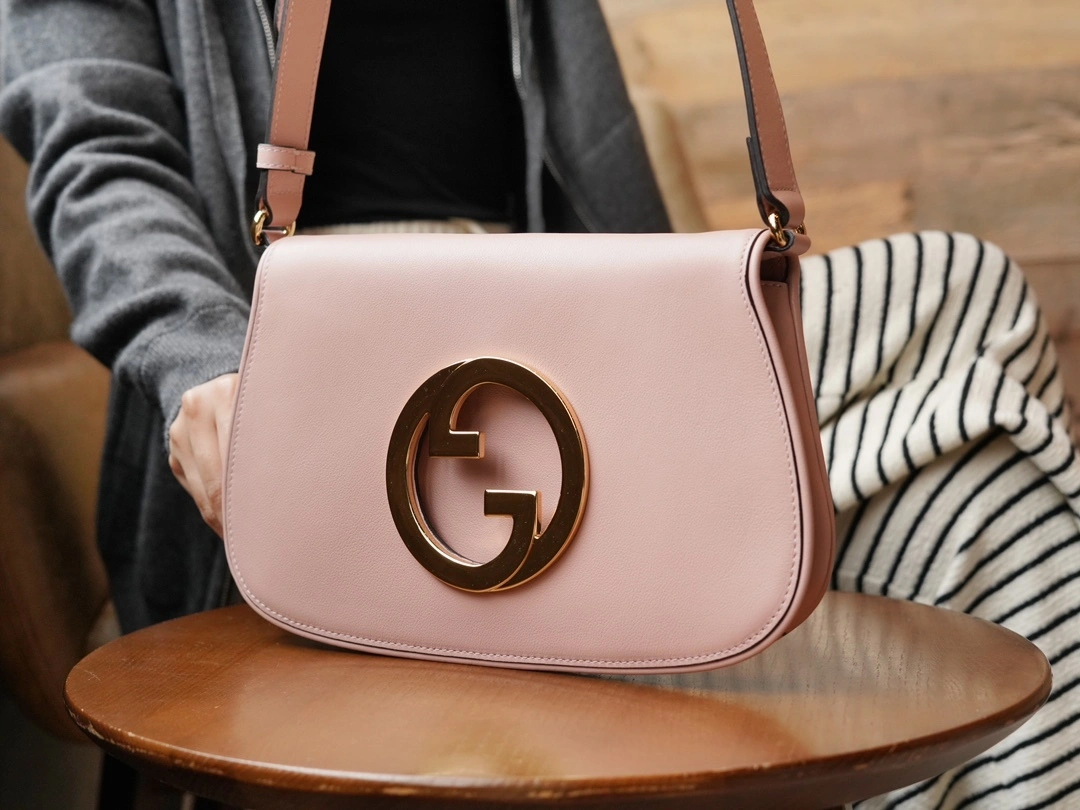 MOMO-- 699268-UXX0G-6910 high quality version item：C-B461H1122Q