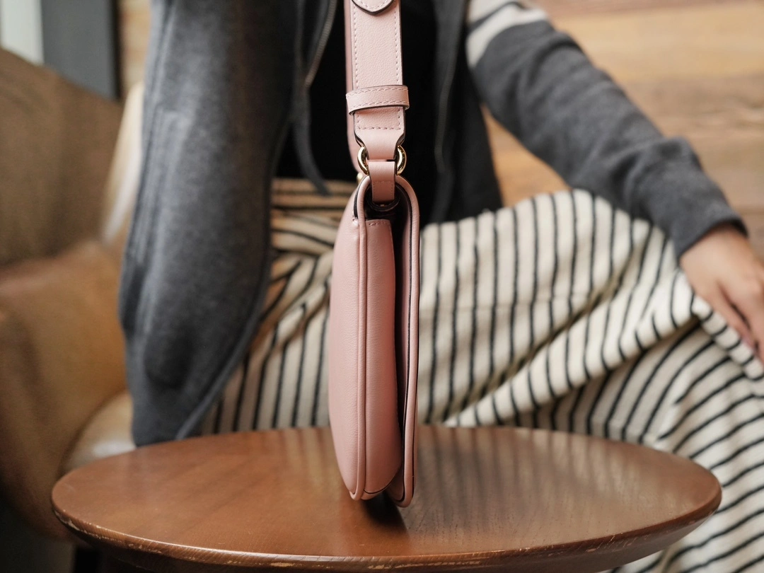 MOMO-- 699268-UXX0G-6910 high quality version item：C-B461H1122Q