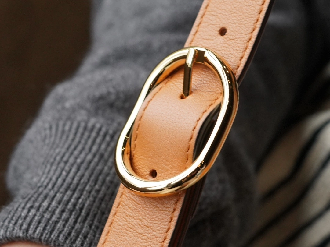 MOMO-- 699268-UXX0G-8351 high quality version item：C-B461H1121Q