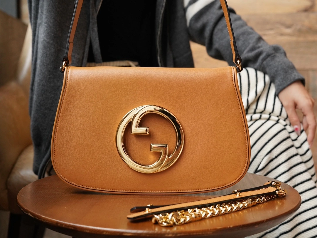 MOMO-- 699268-UXX0G-8351 high quality version item：C-B461H1121Q