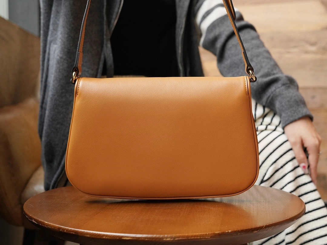 MOMO-- 699268-UXX0G-8351 high quality version item：C-B461H1121Q