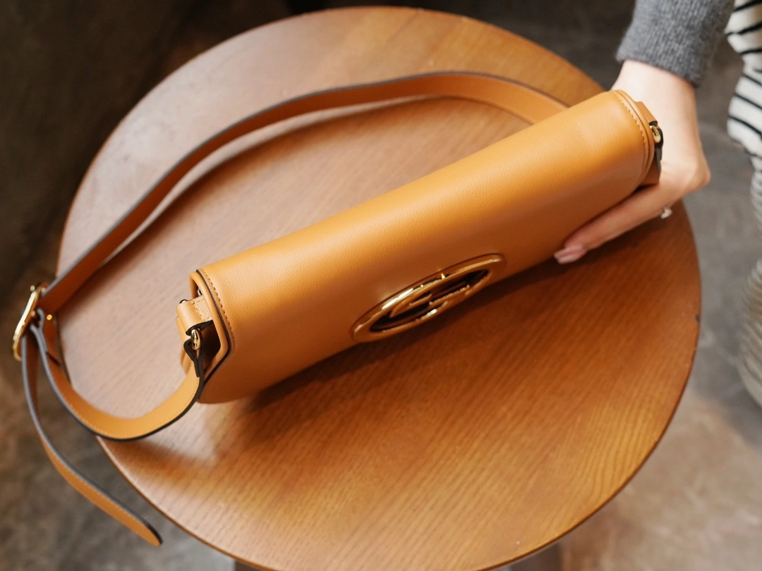 MOMO-- 699268-UXX0G-8351 high quality version item：C-B461H1121Q