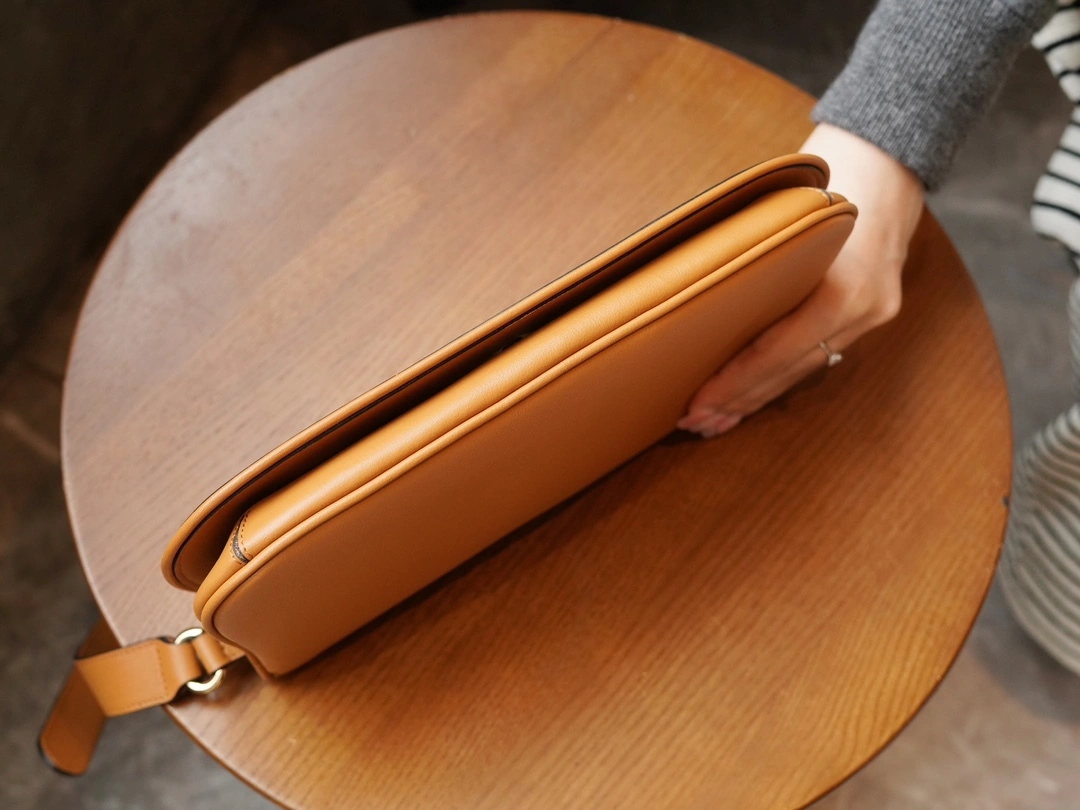 MOMO-- 699268-UXX0G-8351 high quality version item：C-B461H1121Q