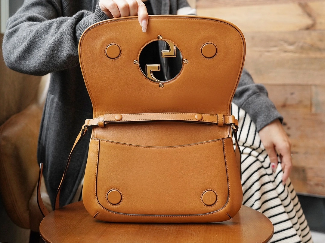 MOMO-- 699268-UXX0G-8351 high quality version item：C-B461H1121Q