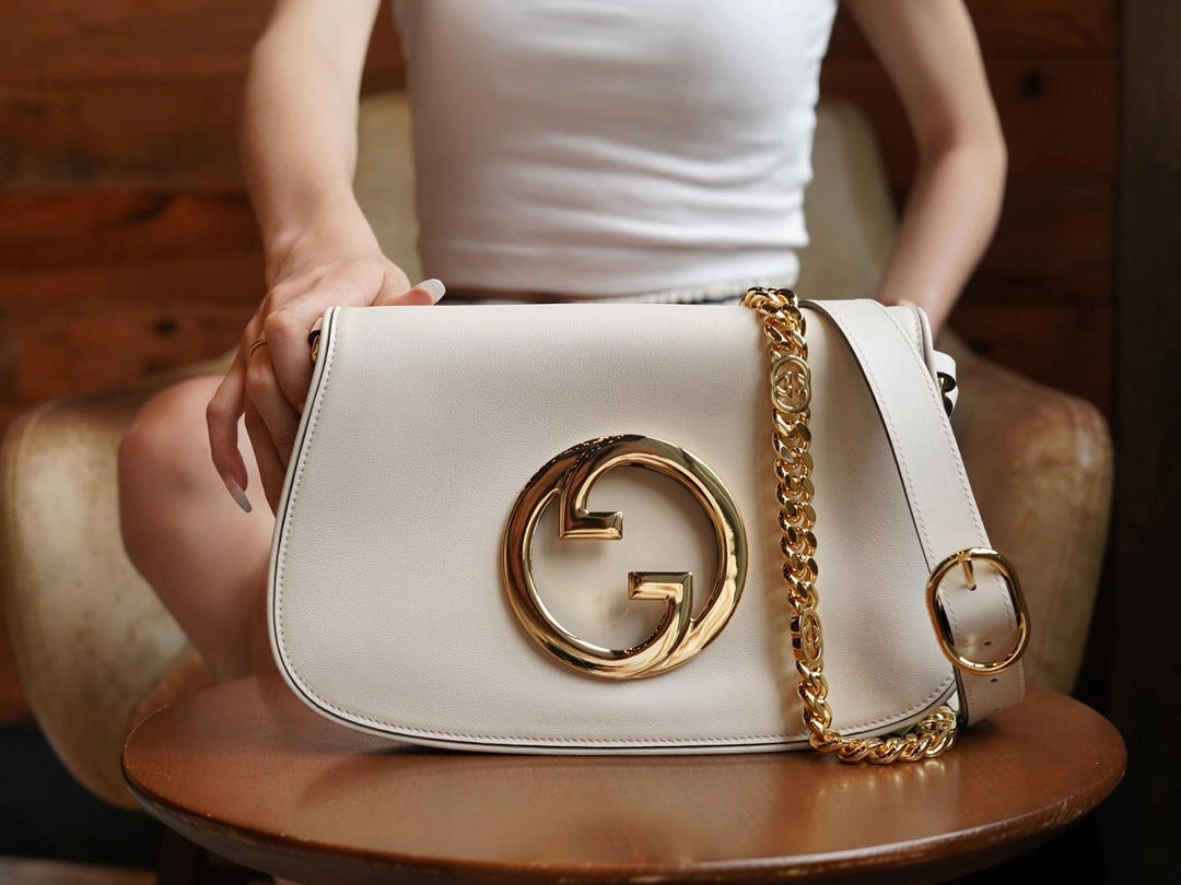 MOMO-- 699268 UXX0G 9022 699268-UXX0G-9022 high quality version item：C-B461H1119Q