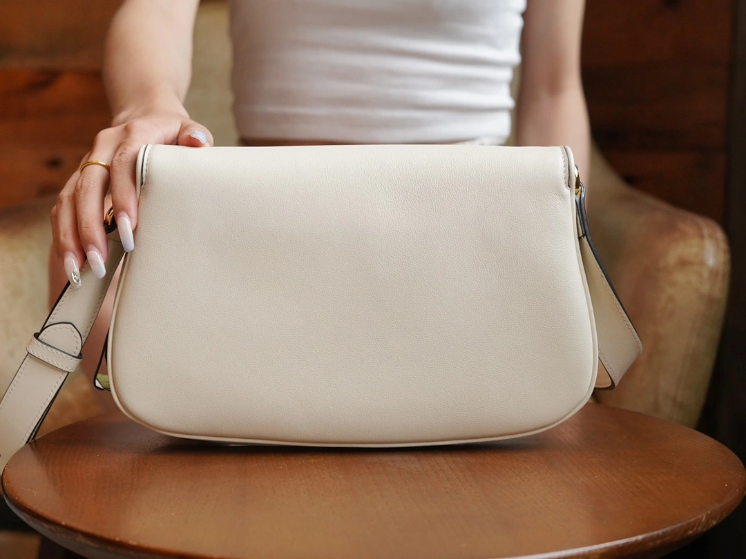 MOMO-- 699268 UXX0G 9022 699268-UXX0G-9022 high quality version item：C-B461H1119Q