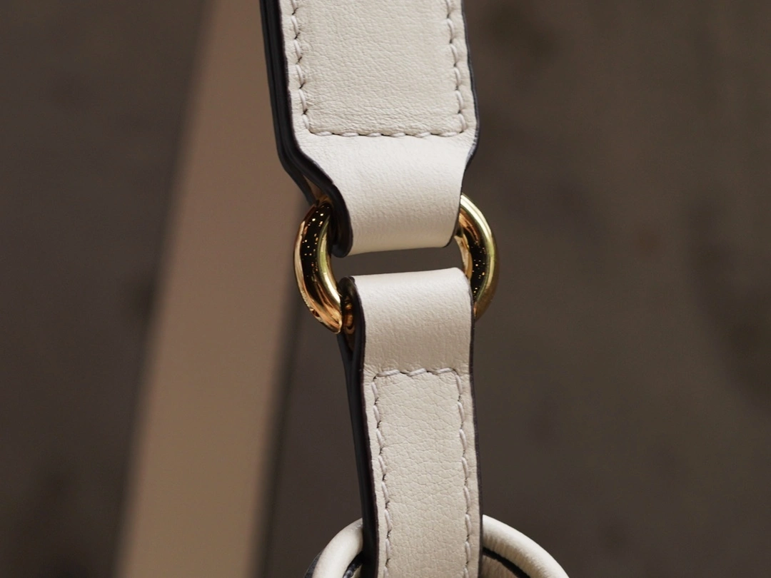 MOMO-- 699268 UXX0G 9022 699268-UXX0G-9022 high quality version item：C-B461H1119Q